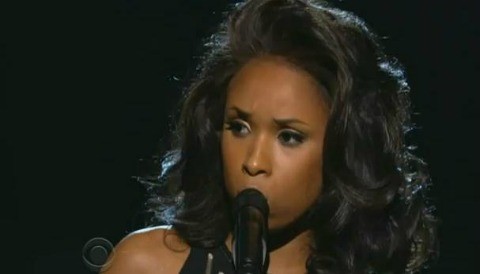 Jennifer Hudson rinde homenaje a Whitney Houston en los Grammy (Video)