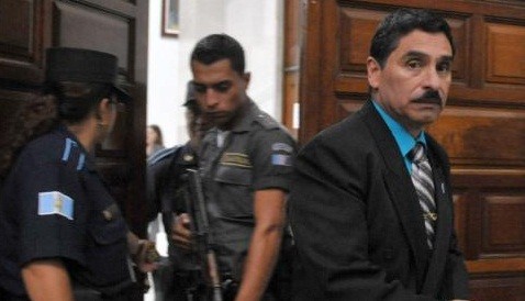 Condenan a 6.060 años de prisión a general en Guatemala