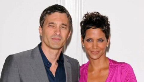 Olivier Martinez diseña el anillo de boda de Halle Berry