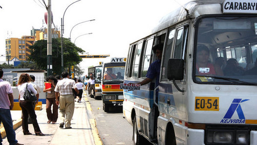 Tome precauciones: Lima soporta hoy paro general de transportistas