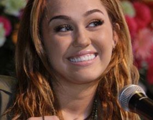 Miley Cyrus quiere sorprender a Demi Lovato en su cumpleaños