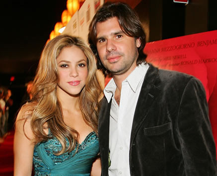 Shakira sigue al lado de Antonio de la Rúa