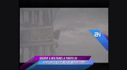 Miraflores: cadetes casi se ahogan al caer de balsa