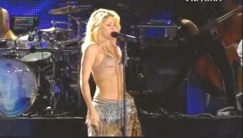 Shakira inaugura un estadio en Ucrania (video)