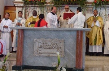 Feligreses de Santa Teresa del Tuy rinden honores a su patrona