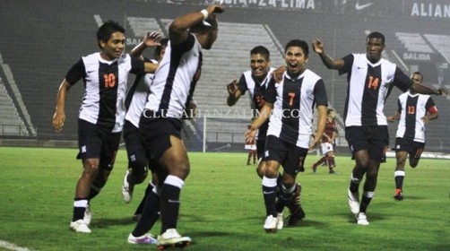 Alianza Lima gana 3-2 a Colo Colo en Arica