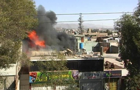 Arequipa: incendio arrasó con tienda deportiva