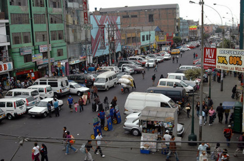 Un total de 450 policías y serenos brindarán seguridad en Gamarra durante fiestas navideñas