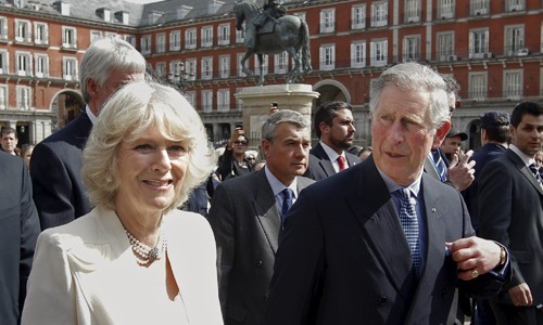 El príncipe Carlos y Camila quieren que Catalina viva con ellos