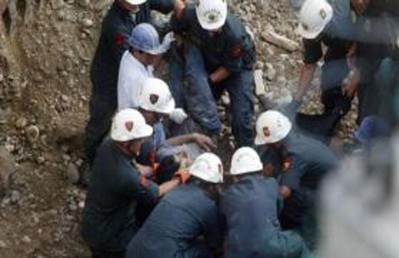 Nueve personas quedan atrapadas tras derrumbe de una mina en Ica