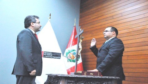Ministro de Justicia y Derechos Humanos tomó juramento a nuevo titular de la SUNARP