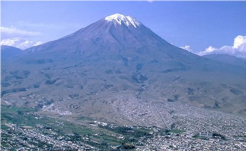 Arequipa: Rescatan a dos personas que se perdieron cerca del Misti