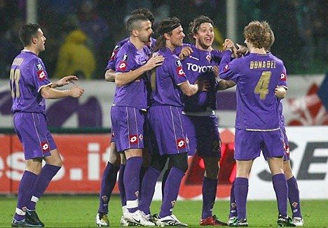 Fiorentina sin Vargas venció por 2 a 1 al AC Milán