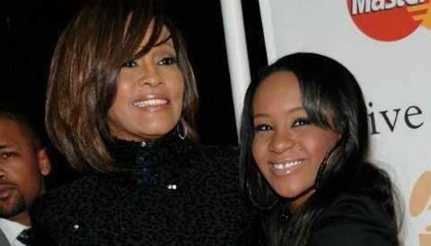 La hija de Whitney Houston quiere interpretar a su madre en una película