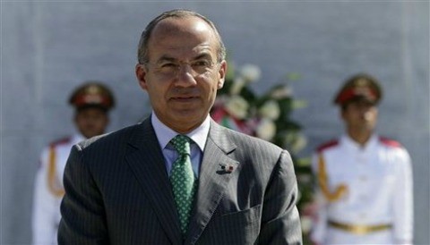 Calderón busca mejorar las relaciones con Cuba