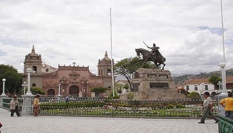 MOVADEF realiza actos proselitistas en la plaza mayor de Huamanga