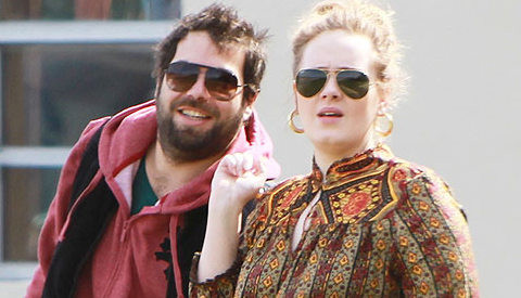 Adele se confiesa muy enamorada de Simon Konecki