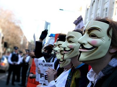 Anonymous ataca empresa de gas lacrimógeno