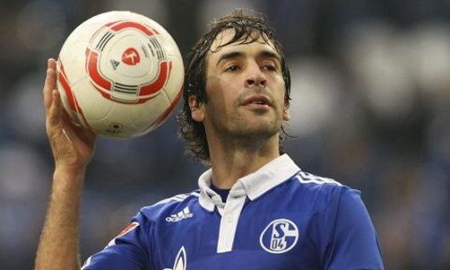 Video: el golazo de Raúl González, el ángel del Schalke 04