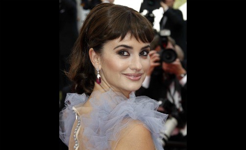 Penélope Cruz sorprendió al lucir canas en el cabello