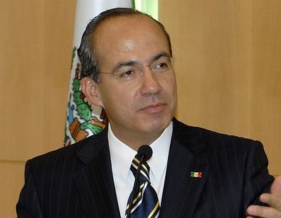 Felipe Calderón: 'Es importante invertir en empleo y educación'