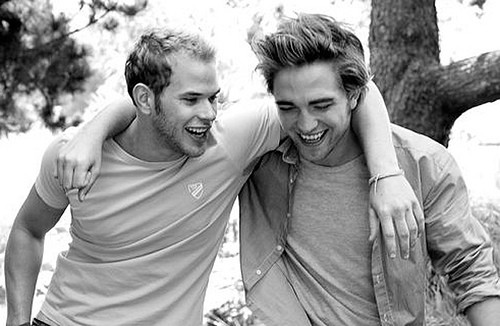 Kellan Lutz: 'Robert Pattinson parece un semental'