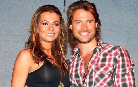 Sebastian Rulli y Cecilia Galliano 'amigos' por su hijo