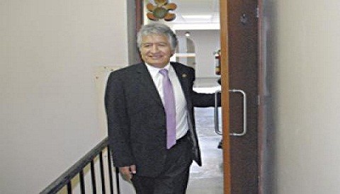 Congresista Virgilio Acuña exige al Estado cumplir normatividad legal vigente