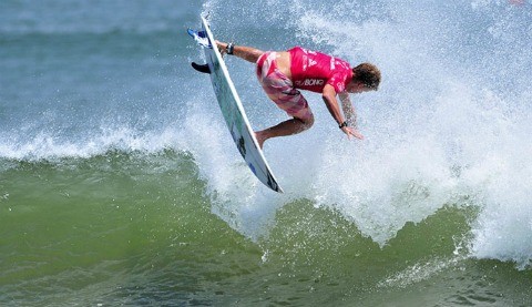 Equipo peruano sigue avanzando en el Dakine ISA World Junior Surfing Championship