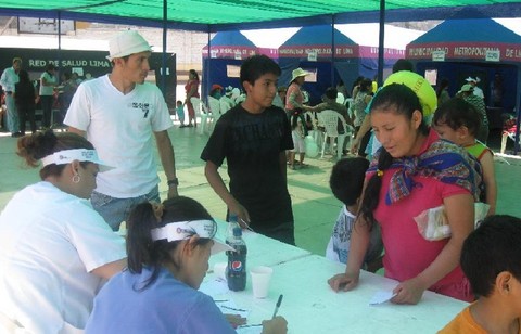 Municipalidad de Lima realizó campaña médica en el cerro San Cosme