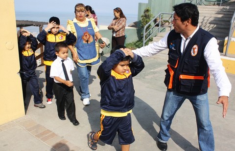 Niños de inicial aprenden cómo actuar en casos de sismos en San Miguel