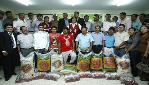 Ministra de la Mujer promueve campaña a favor de familiares de mineros rescatados en Ica