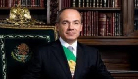 Felipe Calderón se siente 'muy indignado' por caso Walmart