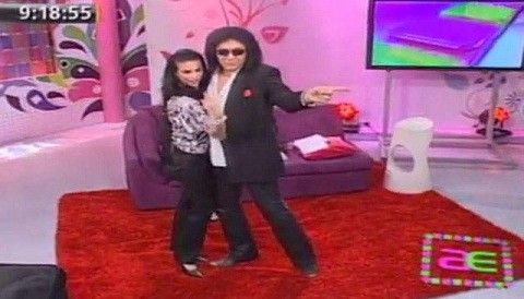 Vea a Gene Simmons bailando un huayno de 'Al Fondo Hay Sitio' (video)