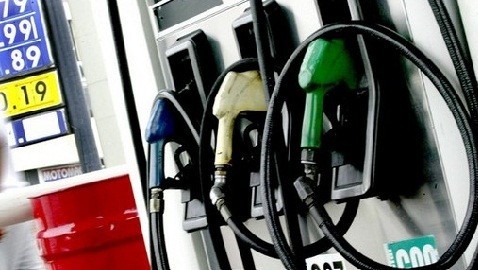Combustibles suben sus precios 50 céntimos más en Lima