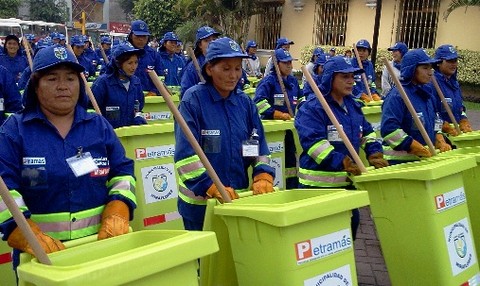 Petramás presente los primeros tachos de basura elaborados de fibra de caña de azucar 100% ecológicos