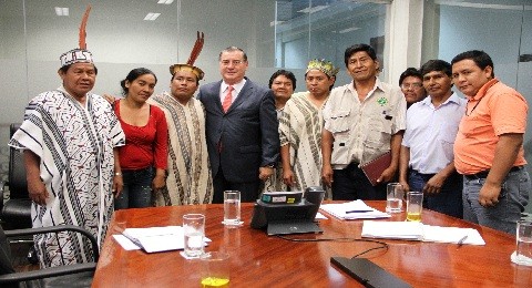 Óscar Valdés atendió a comunidades del Bajo Urubamba en el Cusco