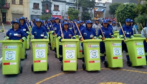 Petramás lanza en Perú los primeros coches de barrido de material ecológico