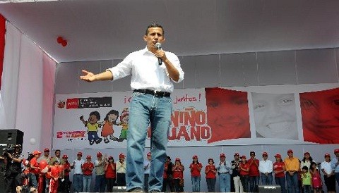 Presidente Ollanta Humala guardó minuto de silencio tras la muerte del suboficial César Vilca