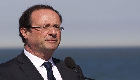 Hollande se mantiene como favorito tras debate con Sarkozy