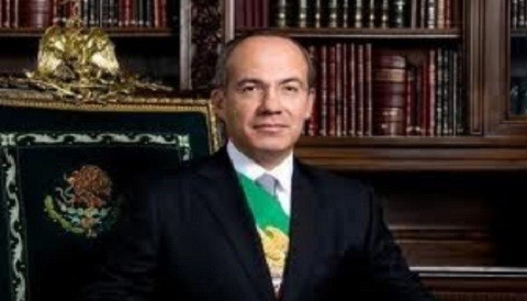 Felipe Calderón: 'México debe defender la democracia'