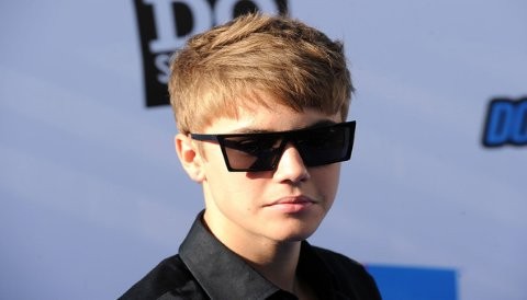 Justin Bieber acompañó en su triunfo a Floyd Mayweather Jr. (Foto)