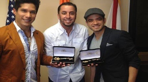 Chino y Nacho reciben las llaves de la ciudad de Miami