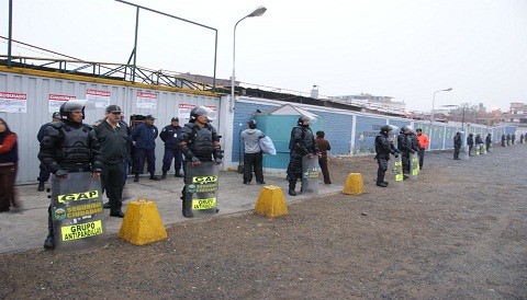 Clausuran mercado en La Molina