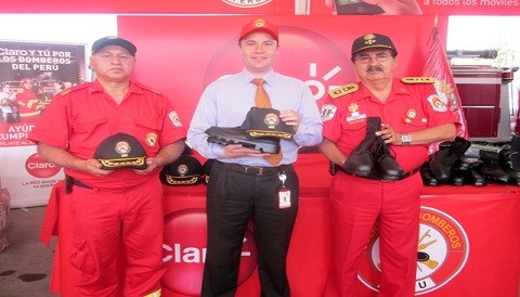 Bomberos reciben nueva donación de CLARO en Ica