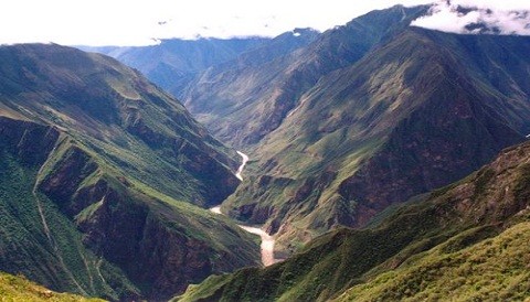 Presentan proyecto de sistema de teleférico sobre el Cañón de Apurimac