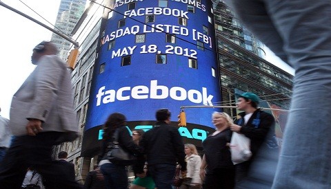 Fiasco de Facebook en su primera semana en Wall Street