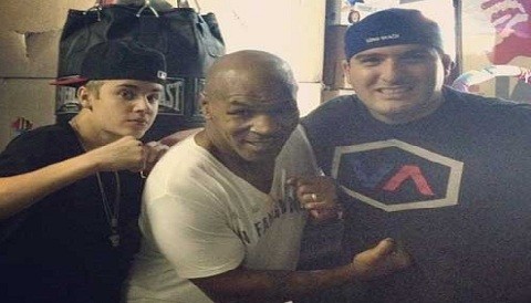 Justin Bieber aprendió a boxear con Mike Tyson (Video)