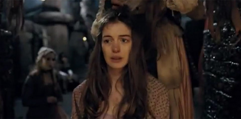 [VIDEO] Anne Hathaway cautiva cantando en el tráiler de 'Los Miserables'