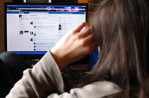 Las mujeres prefieren Facebook y los hombres Twitter